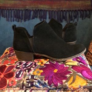 BP Women’s ankle booties size 8.5